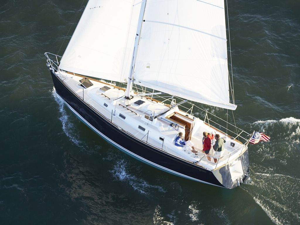 Ausail Marine Group - Tartan 3400 Yacht